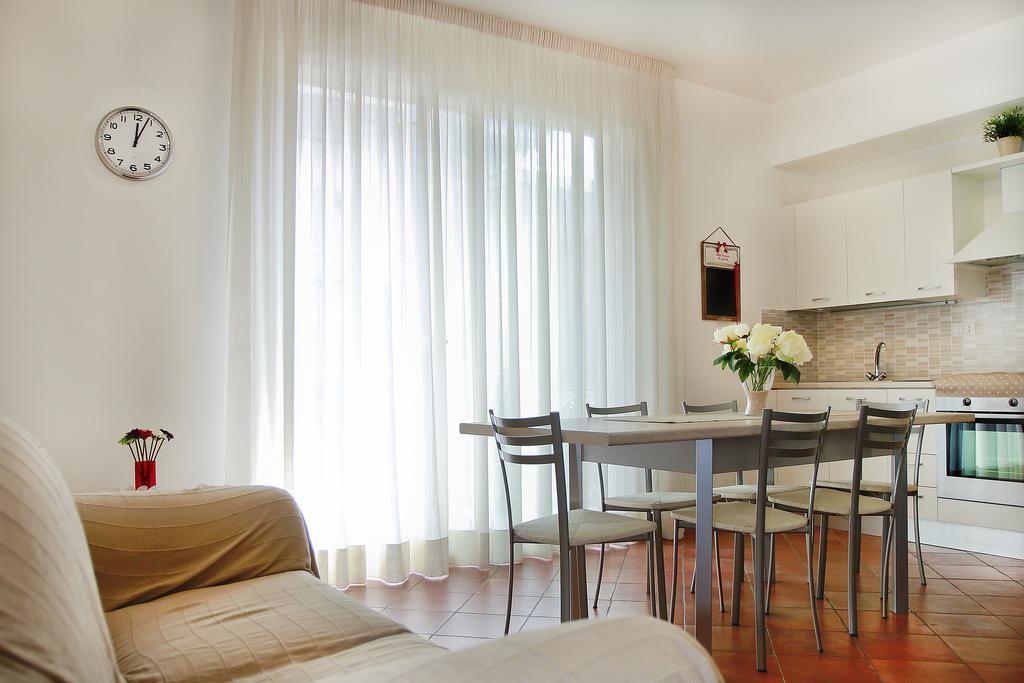 B&B A Casa Di Amici Джардини Наксос Екстериор снимка
