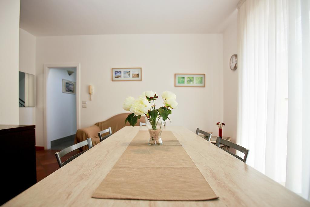 B&B A Casa Di Amici Джардини Наксос Екстериор снимка
