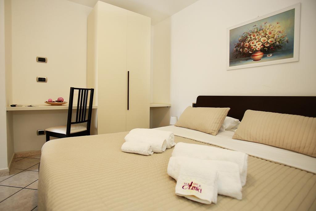 B&B A Casa Di Amici Джардини Наксос Екстериор снимка