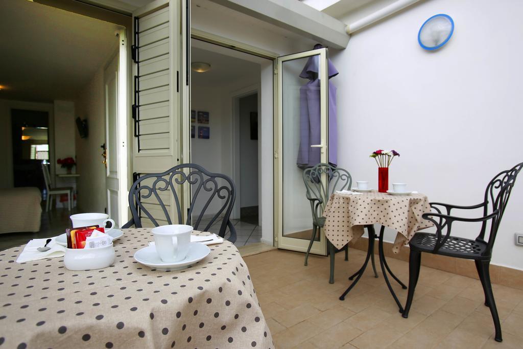 B&B A Casa Di Amici Джардини Наксос Екстериор снимка
