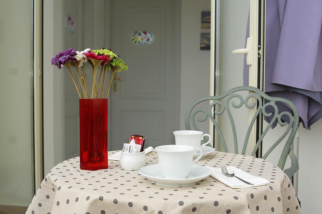 B&B A Casa Di Amici Джардини Наксос Екстериор снимка