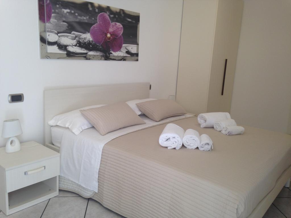 B&B A Casa Di Amici Джардини Наксос Екстериор снимка